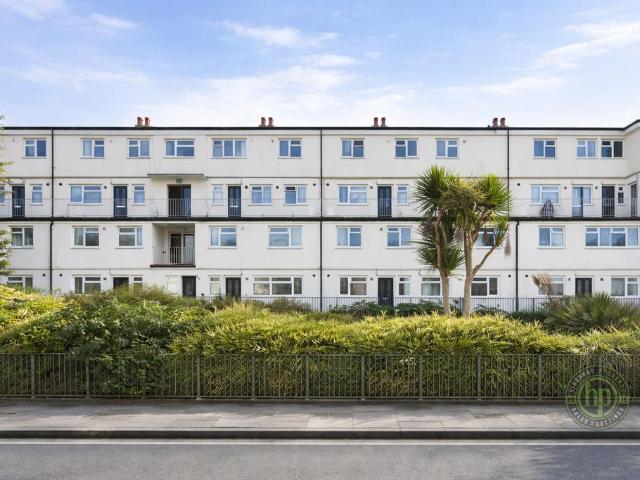 Flat for sale in Mount Wise