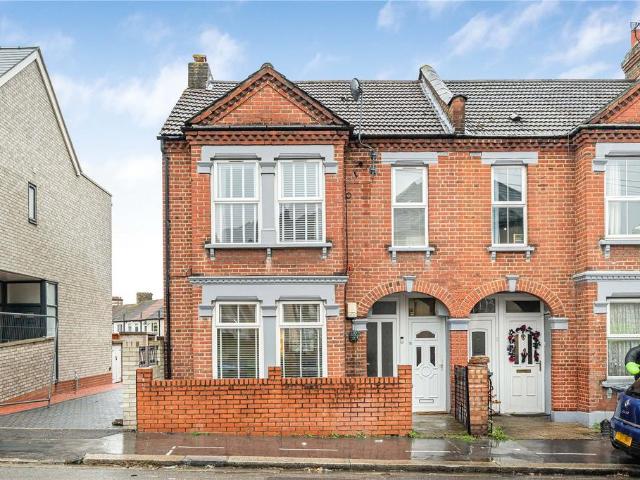 Flat for sale in London Borough of Croydon, Greater London
