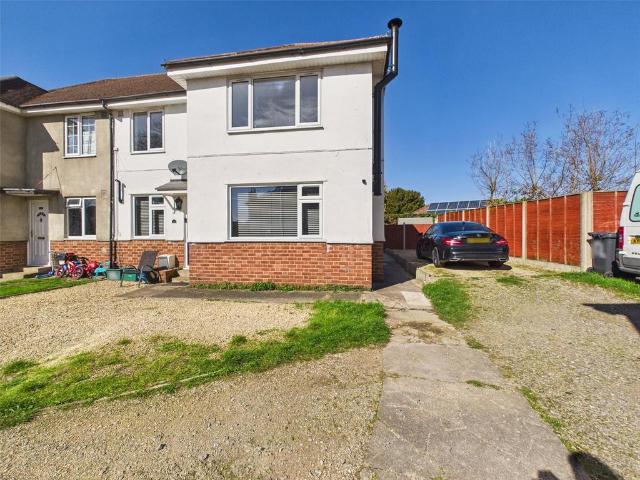 Flat for sale in Gloucester, Gloucestershire