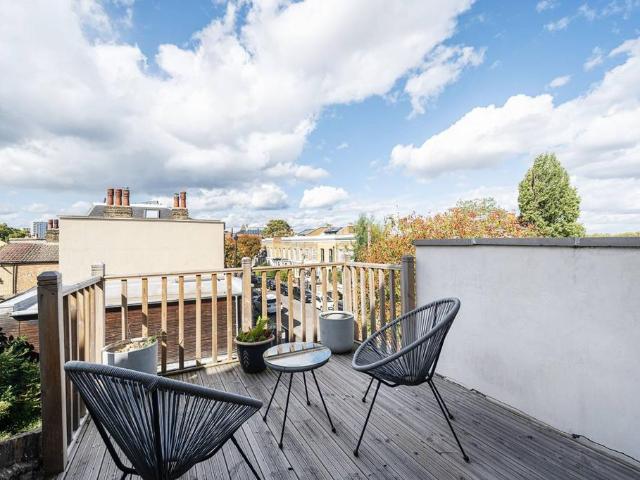 Flat for sale in Clapton, Lower Clapton