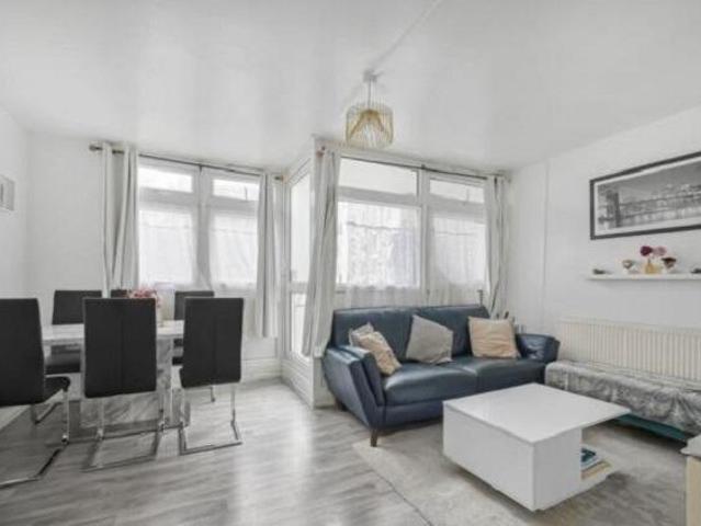 Flat for sale in Somers Town, Greater London