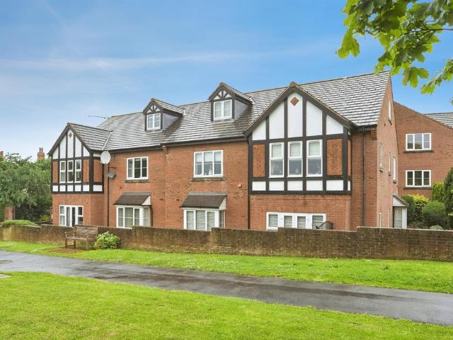 Flat for sale in Bramhope, West Yorkshire