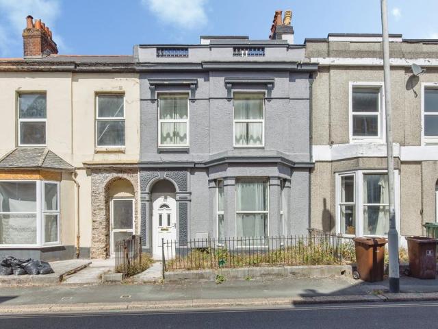 Flat for sale in Pennycomequick, Mount Wise