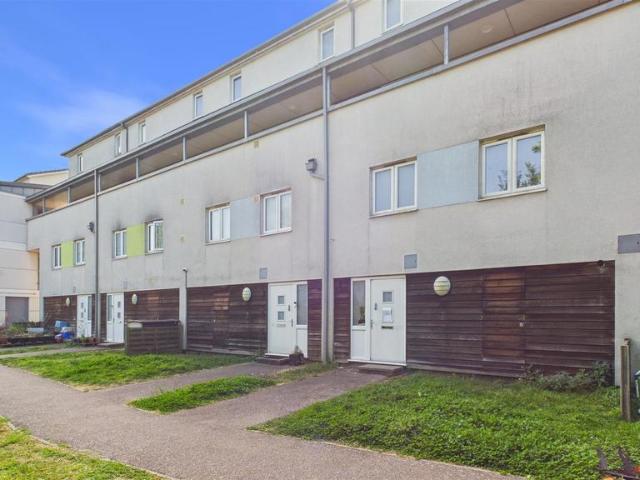 Flat for sale in Broxbourne, Hertfordshire