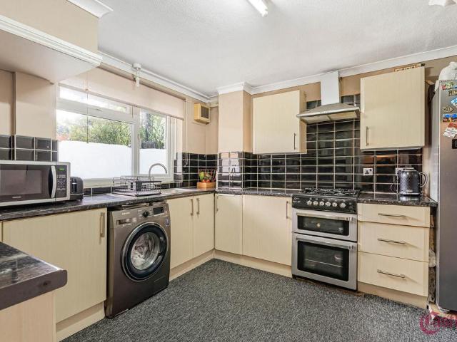 Flat for sale in Homerton, Greater London