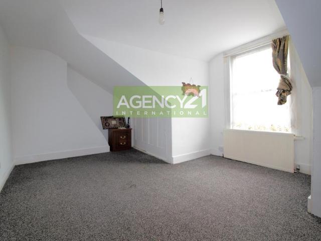 Flat for sale in London Borough of Newham, Greater London