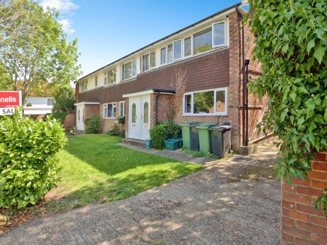 Flat for sale in Fordham Heath, Essex