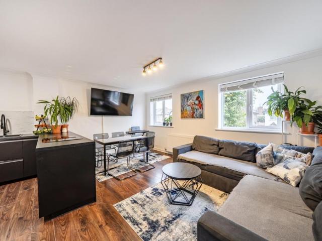 Flat for sale in Greater London