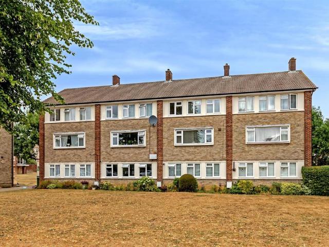 Flat for sale in St Albans, Five Acres