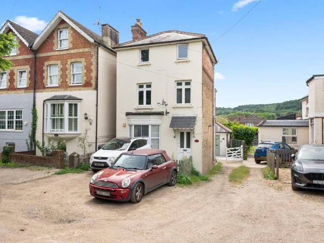 Flat for sale in Holmwood, Pachesham Park