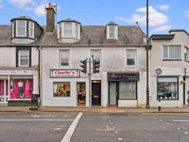 Flat for sale in Stewarton, Scotland