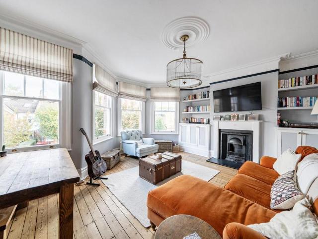 Flat for sale in London Borough of Haringey, Greater London