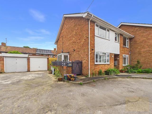 Flat for sale in Pamington, Gloucestershire