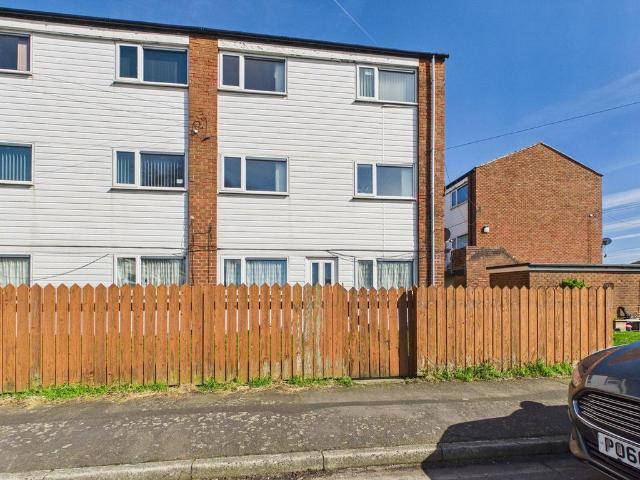 Flat for sale in Roby Mill, Lancashire