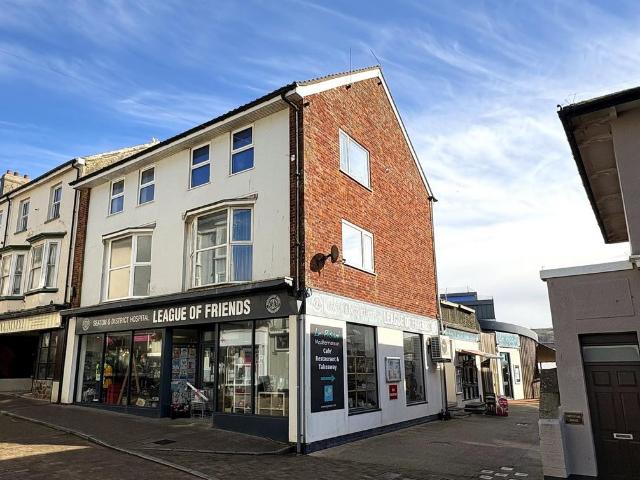 Flat for sale in Seaton, Budlake