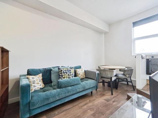 Flat for sale in Hyde Park, West Yorkshire