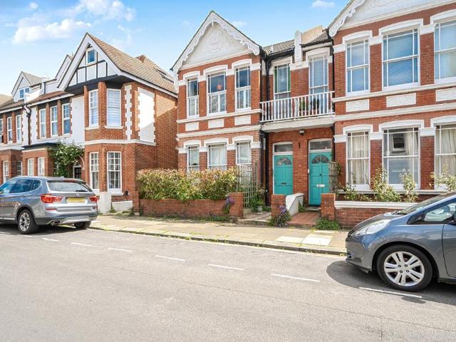 Flat for sale in Brunswick