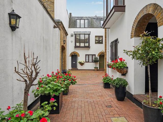 Flat for sale in Belgravia, Isle Of Man