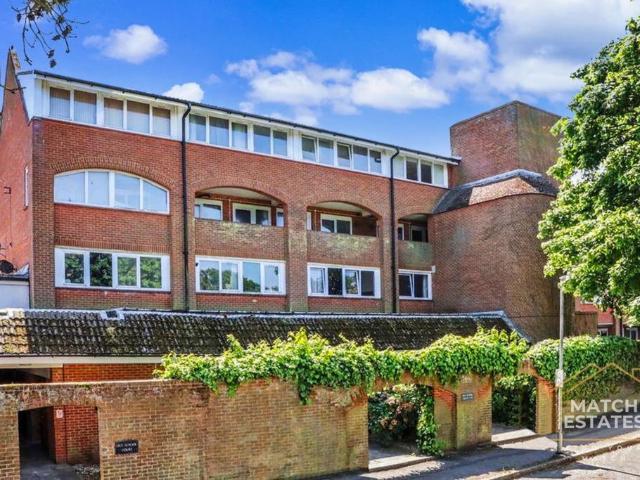 Flat for sale in Folkestone