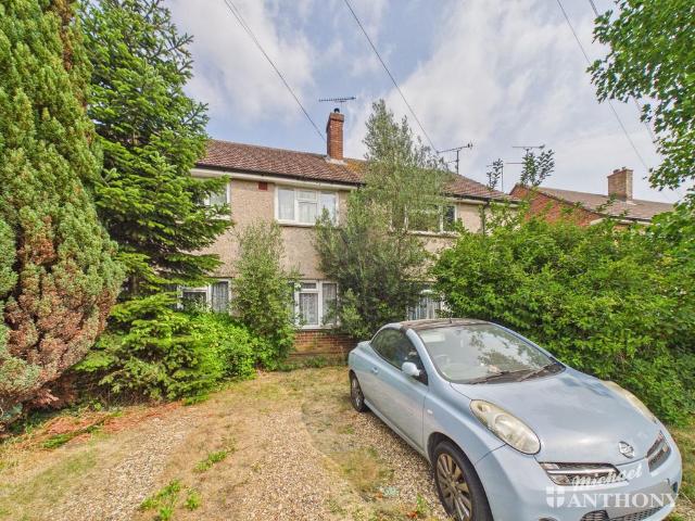 Flat for sale in Aylesbury, Buckinghamshire