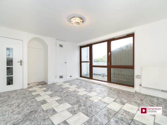 Flat for sale in Lower Clapton, Greater London