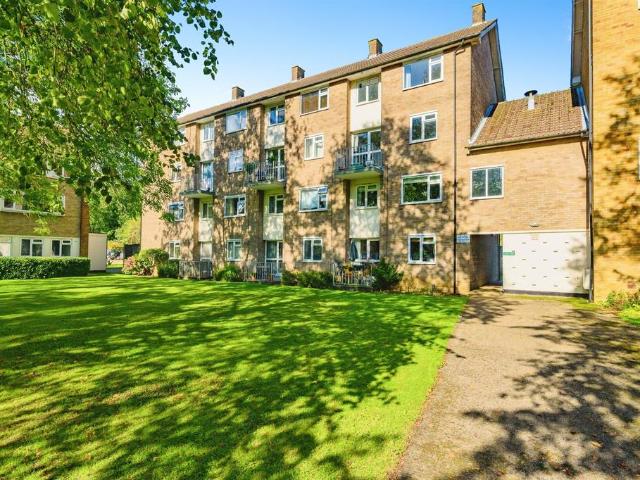Flat for sale in Five Acres, Hertfordshire