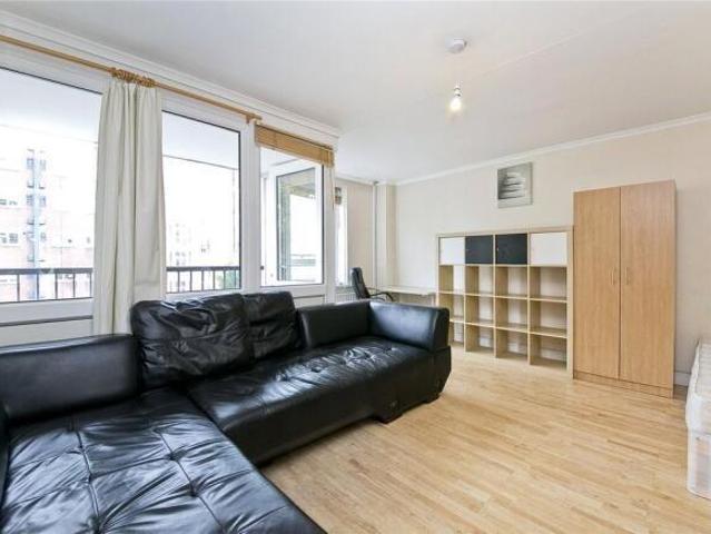 Flat for sale in Saint Pancras, Greater London