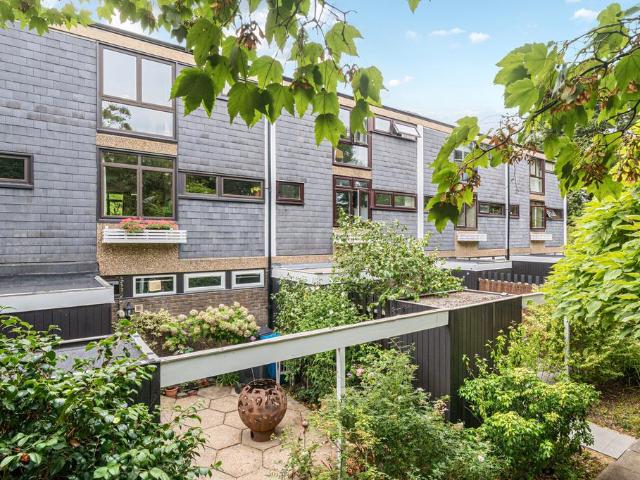 Flat for sale in Clewer Village, Windsor