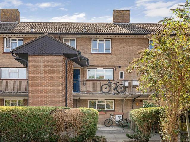 Flat for sale in Lower Halliford, Surrey