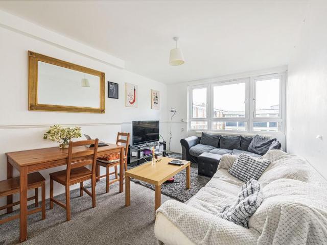 Flat for sale in Battersea, Isle Of Man