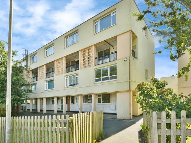 Flat for sale in Mount Wise
