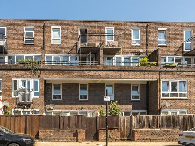 Flat for sale in Bethnal Green, Greater London