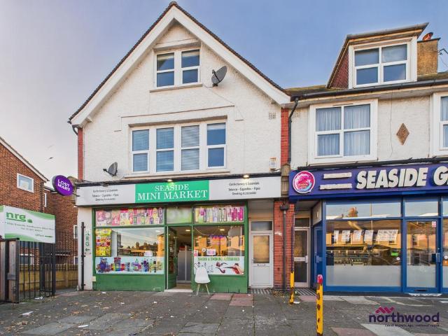 Flat for sale in Roselands, Eastbourne