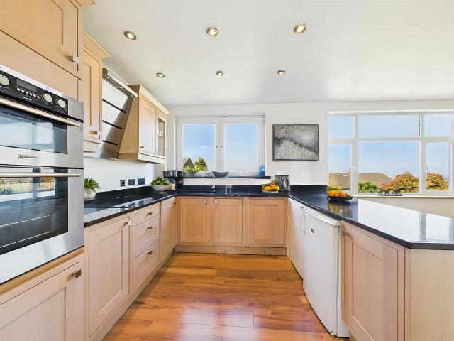 Flat for sale in Shooters Hill, Greater London
