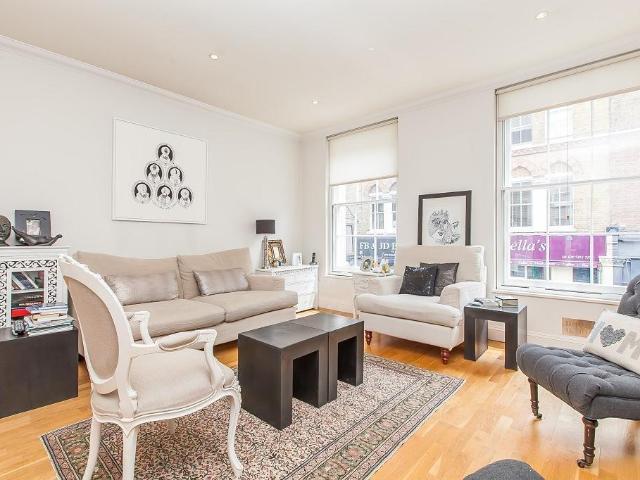 Flat for sale in Brompton, Greater London