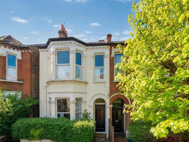 Flat for sale in London Borough of Merton, Collier's Wood