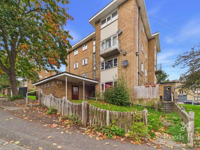 Flat for sale in Folly Hall, Kirklees