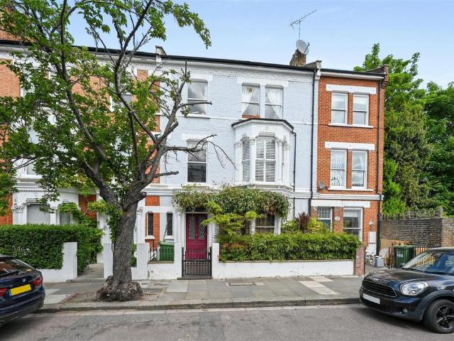 Flat for sale in Shepherd's Bush, Greater London
