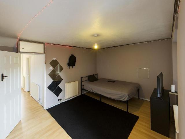 Flat for sale in Tottenham Hale, Greater London