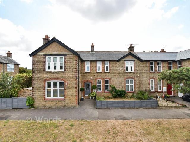 Flat for sale in Acol, Kent