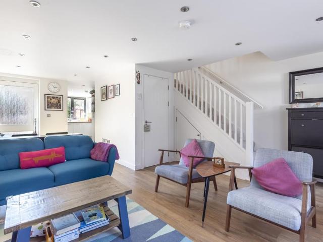 Flat for sale in Royal Borough of Greenwich, Greater London