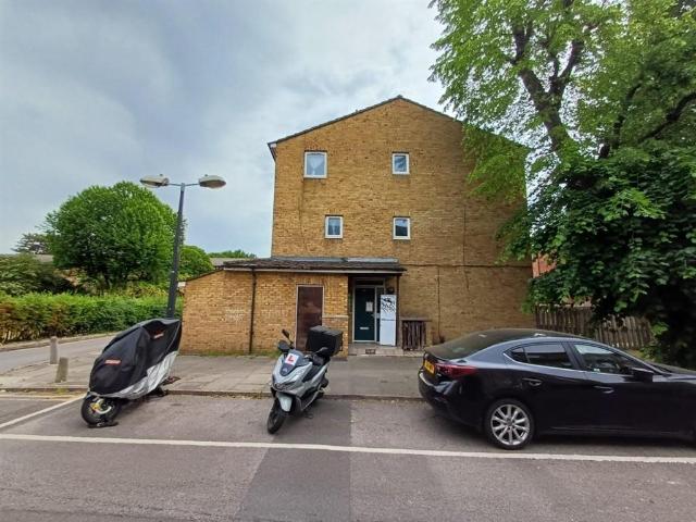 Flat for sale in London Borough of Lewisham, Greater London
