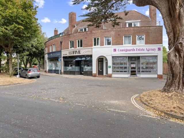 Flat for sale in Rose Green, Clapham