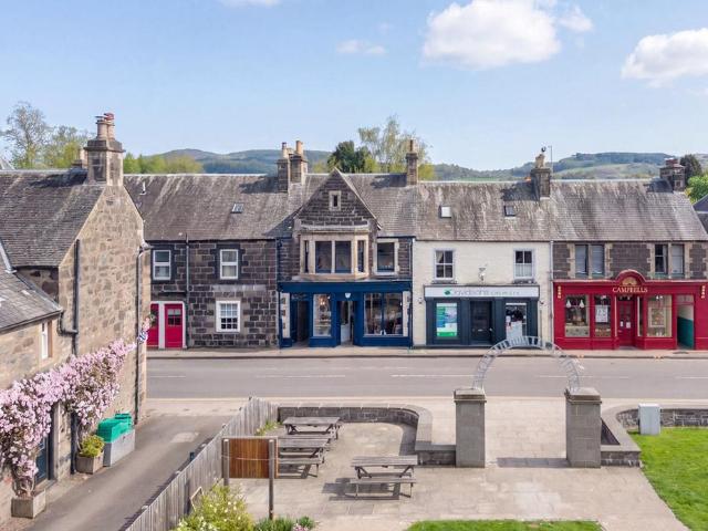 Flat for sale in Comrie, Scotland