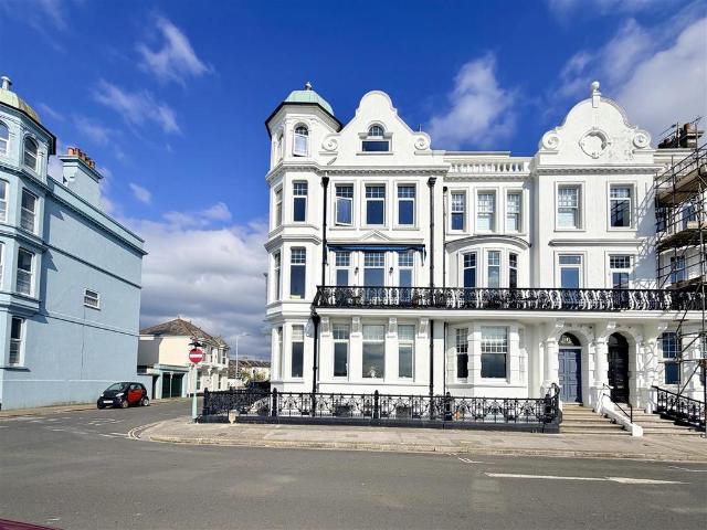 Flat for sale in West Hoe, Mount Wise