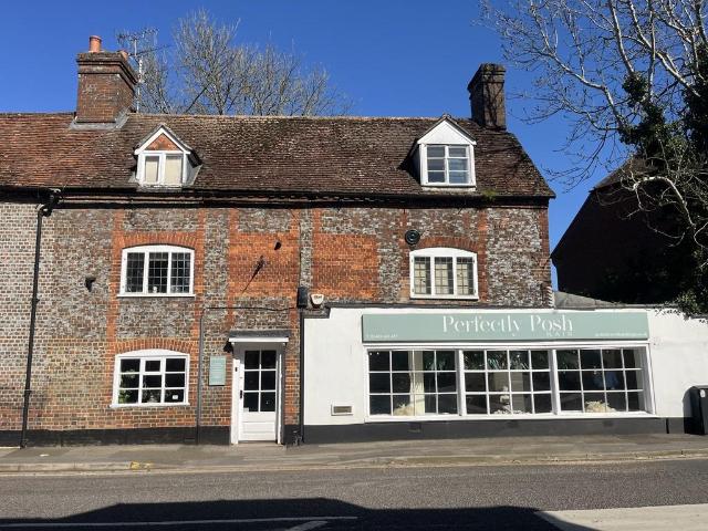 Flat for sale in Hungerford, West Berkshire