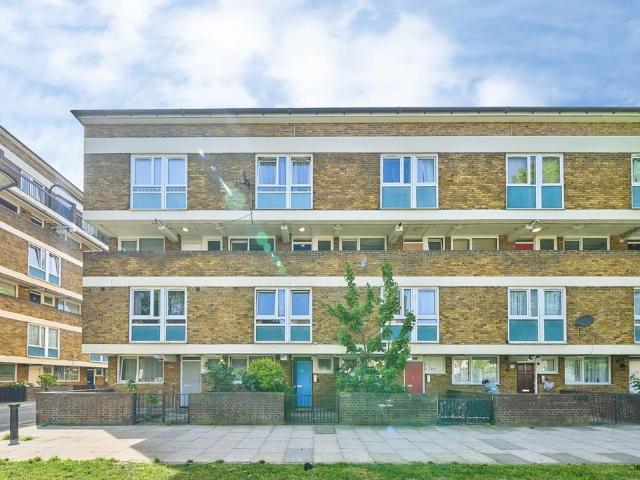 Flat for sale in Old Ford, Bow