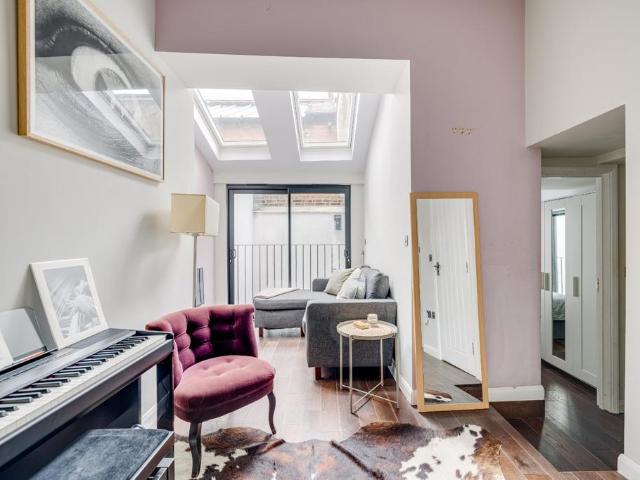 Flat for sale in Fulham, Walham Green