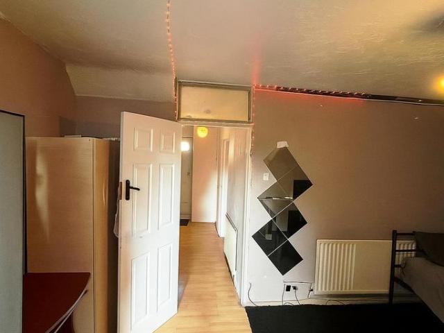 Flat for sale in Tottenham Hale, Greater London