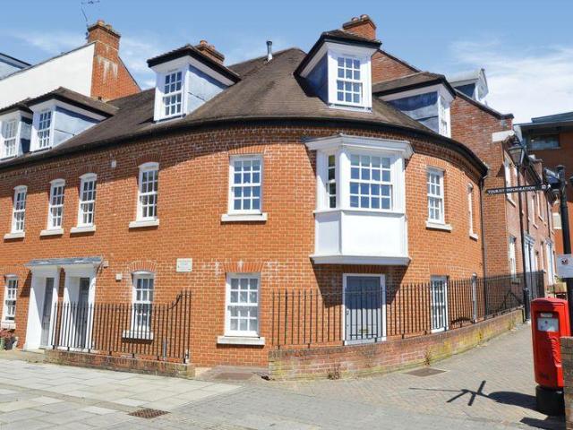 Flat for sale in Salisbury, Wiltshire